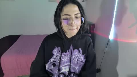 Snapshot of nymph_frida chatting on 01.13.25 Frida online show from 01.13.25