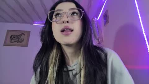 Snapshot of nymph_frida chatting on 02.07.25 Frida online show from 02.07.25