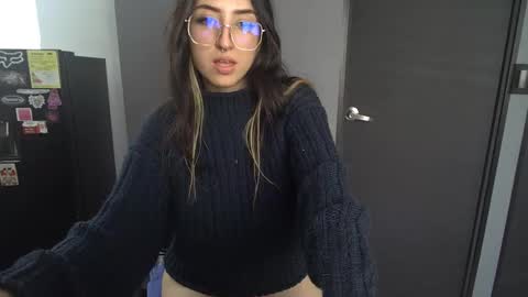 Snapshot of nymph_frida chatting on 03.07.25 Frida online show from 03.07.25