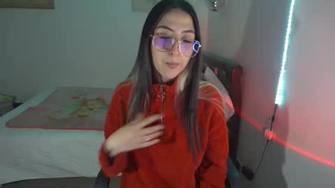 Snapshot of nymph_frida chatting on 12.16.25 Frida online show from 12.16.25