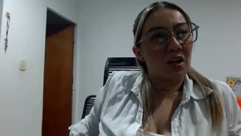 nymphomaniacgirl77 online show from 02.12.25