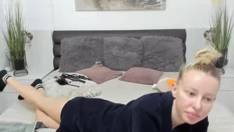 Snapshot of nyokoanya11 chatting on 10.27.25 NyokoAnya online show from 10.27.25