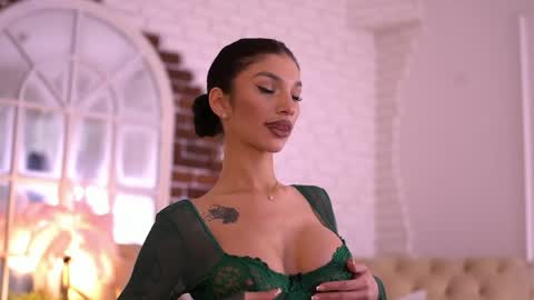 Nyssa online show from 04.12.26