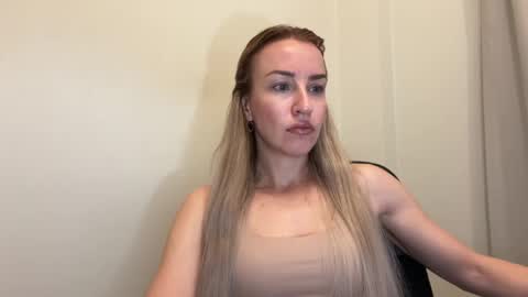 Snapshot of nyxelia_ chatting on 05.25.26 Anastasia online show from 05.25.26