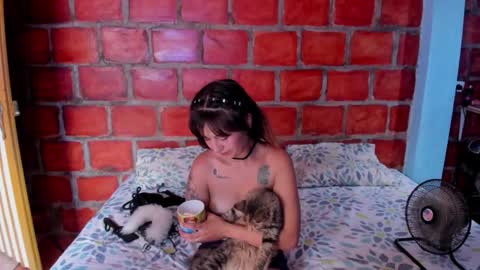 Snapshot of nyxiia chatting on 12.19.25 Scarlett online show from 12.19.25