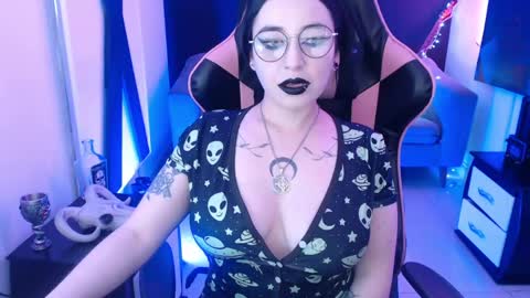 Snapshot of nyxnocturne chatting on 06.05.26 Nyx online show from 06.05.26