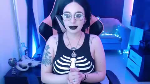 Snapshot of nyxnocturne chatting on 06.17.26 Nyx online show from 06.17.26