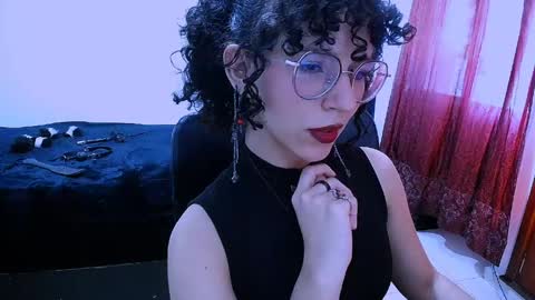 Nyxxei online show from 04.06.26