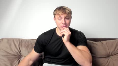 Snapshot of o_r_b_i_t chatting on 02.14.25 o_r_b_i_t online show from 02.14.25