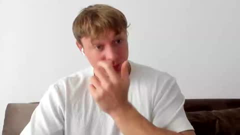 Snapshot of o_r_b_i_t chatting on 02.23.25 o_r_b_i_t online show from 02.23.25