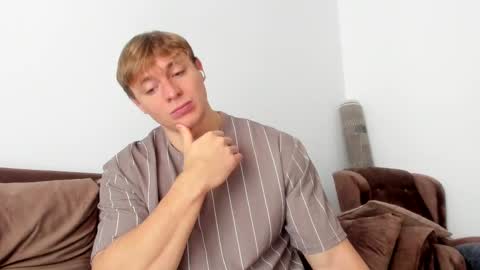 Snapshot of o_r_b_i_t chatting on 03.05.25 o_r_b_i_t online show from 03.05.25