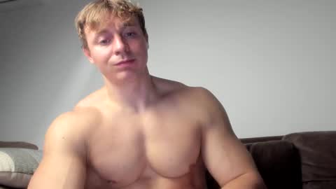 Snapshot of o_r_b_i_t chatting on 03.12.25 o_r_b_i_t online show from 03.12.25