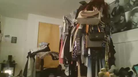 Snapshot of obsessed_glambert chatting on 11.06.25 obsessed_glambert online show from 11.06.25