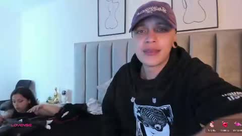 Sara Help me reach 1000 followers online show from 06.11.26