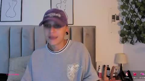 Sara Help me reach 1000 followers online show from 07.17.26