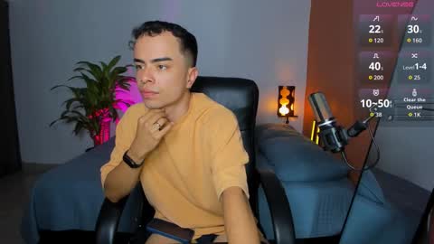 Snapshot of obzidyan chatting on 09.08.25 Obzidyan online show from 09.08.25