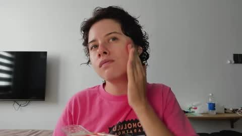 Evie online show from 04.20.26