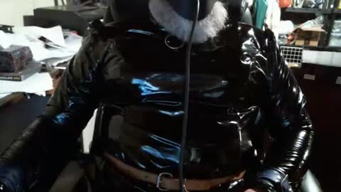 Snapshot of oddobsessions chatting on 10.04.25 oddobsessions online show from 10.04.25