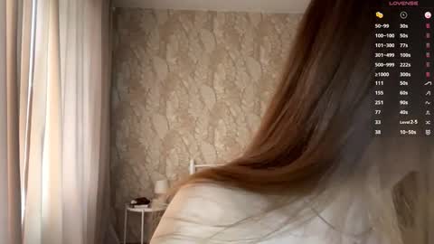 Mia online show from 10.14.25