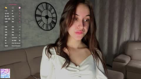 Snapshot of odelynahayne chatting on 03.04.26 Elisa online show from 03.04.26