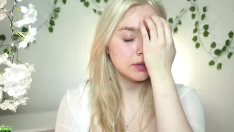 Snapshot of odelynbrower chatting on 11.10.25 Alice online show from 11.10.25