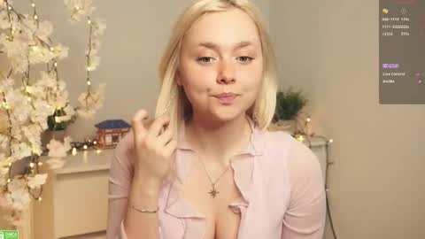 Snapshot of odelynbrower chatting on 11.21.25 Alice online show from 11.21.25