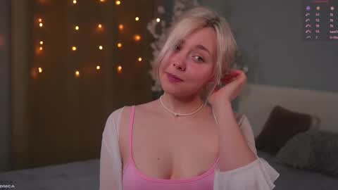 Snapshot of odelynbrower chatting on 12.14.25 Alice online show from 12.14.25