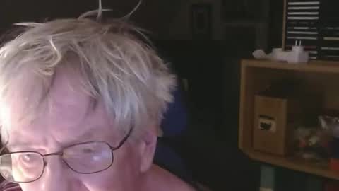 Snapshot of oden10 chatting on 11.08.25 oden10 online show from 11.08.25