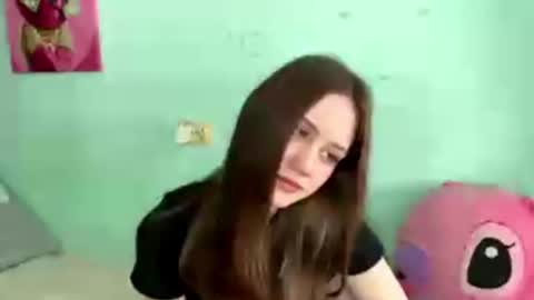 Snapshot of odetteattinger chatting on 03.04.26 Mia online show from 03.04.26