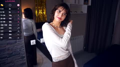 Snapshot of odettehatt chatting on 03.01.25 Thea online show from 03.01.25