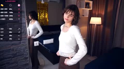 Snapshot of odettehatt chatting on 03.01.25 Thea online show from 03.01.25