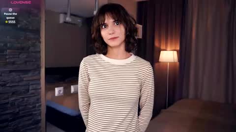 Snapshot of odettehatt chatting on 03.12.25 Thea online show from 03.12.25