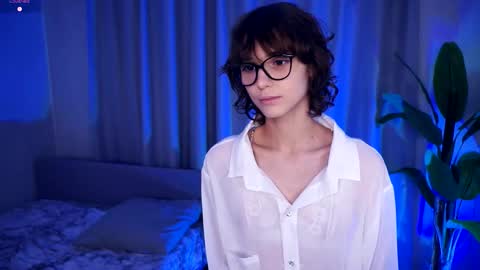 Snapshot of odettehatt chatting on 10.04.25 Thea online show from 10.04.25