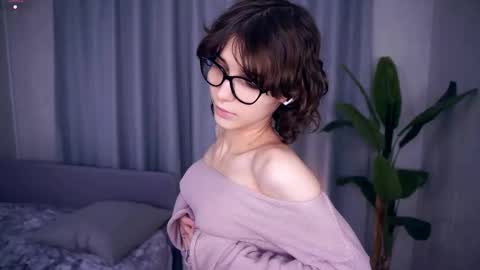 Snapshot of odettehatt chatting on 10.22.25 Thea online show from 10.22.25