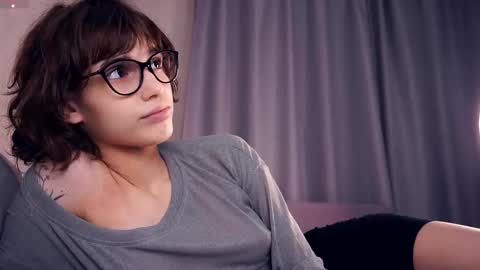 Snapshot of odettehatt chatting on 11.08.25 Thea online show from 11.08.25