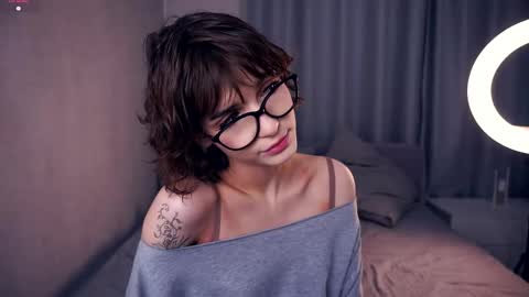 Snapshot of odettehatt chatting on 11.13.25 Thea online show from 11.13.25