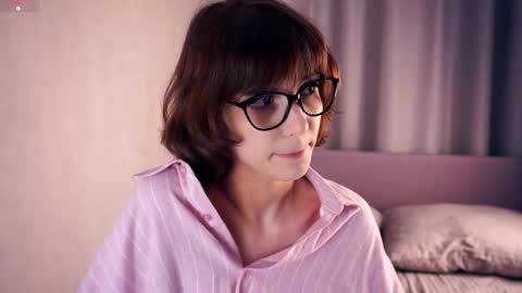 Snapshot of odettehatt chatting on 11.18.25 Thea online show from 11.18.25