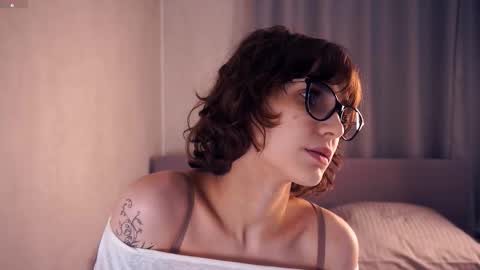 Snapshot of odettehatt chatting on 11.24.25 Thea online show from 11.24.25