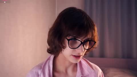 Snapshot of odettehatt chatting on 11.28.25 Thea online show from 11.28.25