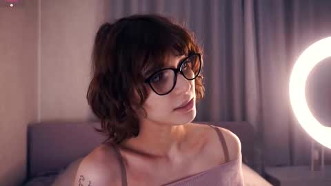 Snapshot of odettehatt chatting on 12.01.25 Thea online show from 12.01.25