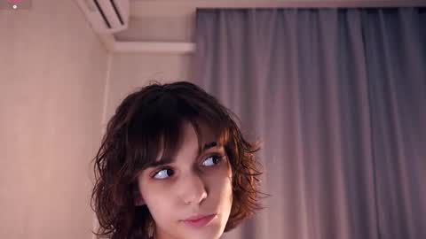 Snapshot of odettehatt chatting on 12.02.25 Thea online show from 12.02.25