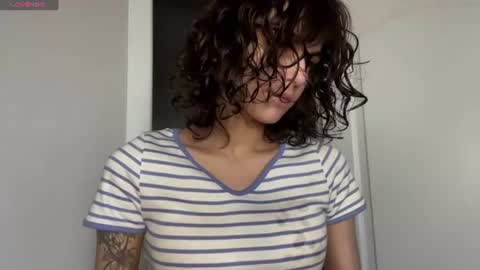 Snapshot of odettehatt chatting on 07.17.26 Thea online show from 07.17.26