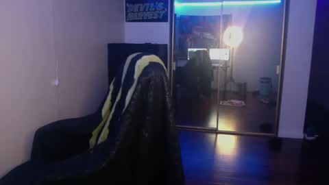 Snapshot of officialmoneyxxx chatting on 12.05.24 Money online show from 12.05.24