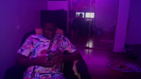 Snapshot of officialmoneyxxx chatting on 12.10.24 Money online show from 12.10.24