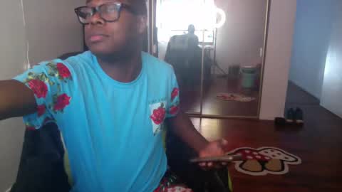 Snapshot of officialmoneyxxx chatting on 12.15.24 Money online show from 12.15.24