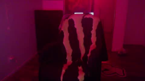 Snapshot of officialmoneyxxx chatting on 01.14.25 Money online show from 01.14.25