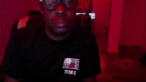 Snapshot of officialmoneyxxx chatting on 10.06.25 Money online show from 10.06.25