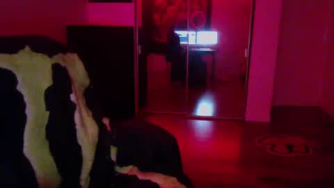 Snapshot of officialmoneyxxx chatting on 10.07.25 Money online show from 10.07.25