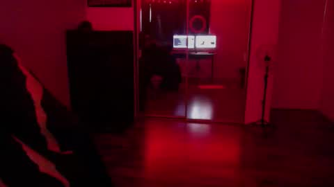 Snapshot of officialmoneyxxx chatting on 10.24.25 Money online show from 10.24.25