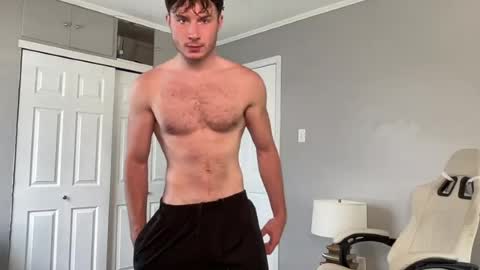 Snapshot of officialtommycash chatting on 06.24.26 Tommy Cash online show from 06.24.26